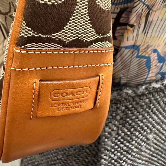 SOLD - Coach Vintage Hamptons Signature Clip Hobo Khaki Jacquard Leather 6091 - Picture 4 of 15